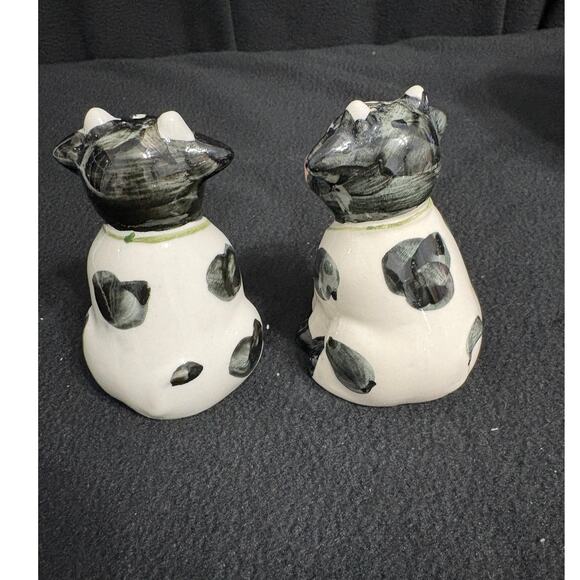 Vintage Cow Salt & Pepper Shakers - Picture 2 of 5